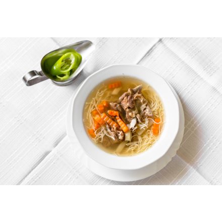 Csontleves cérnametélttel, zöldséggel